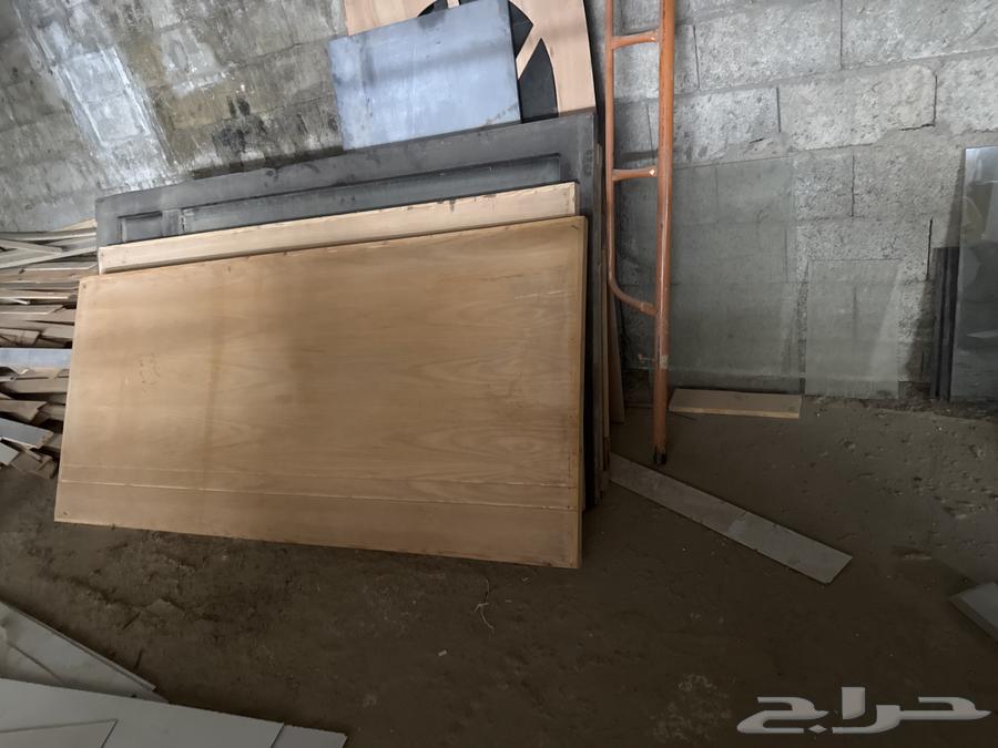 خشب وابواب للبيع مع اطارات64396185025409113
