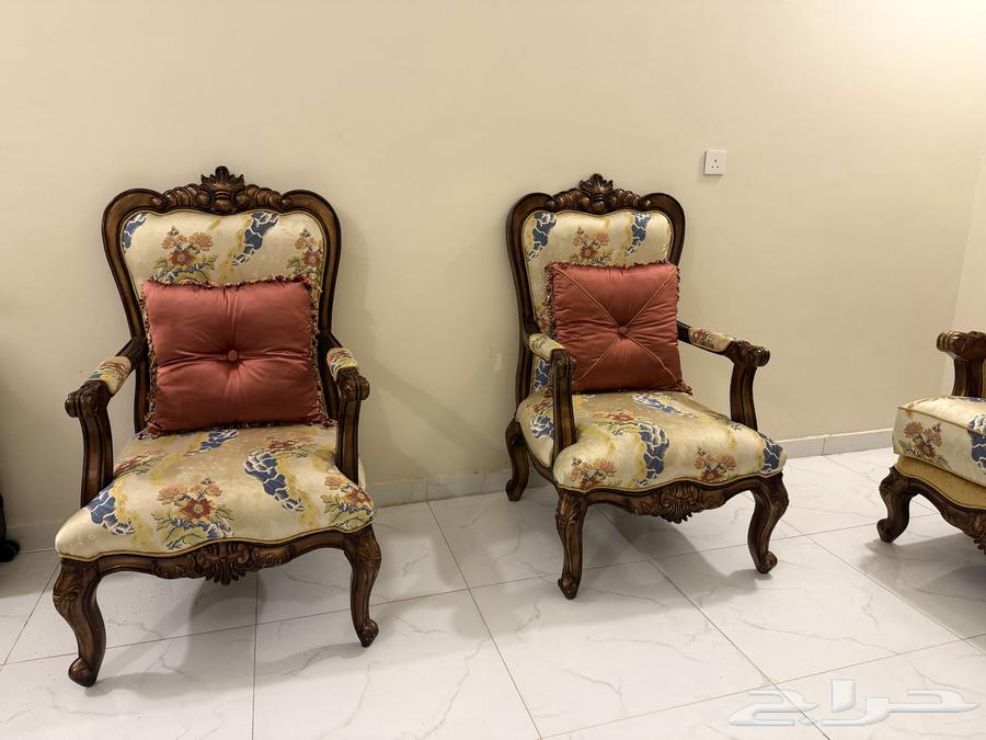 Classic Sofa63619265095426113