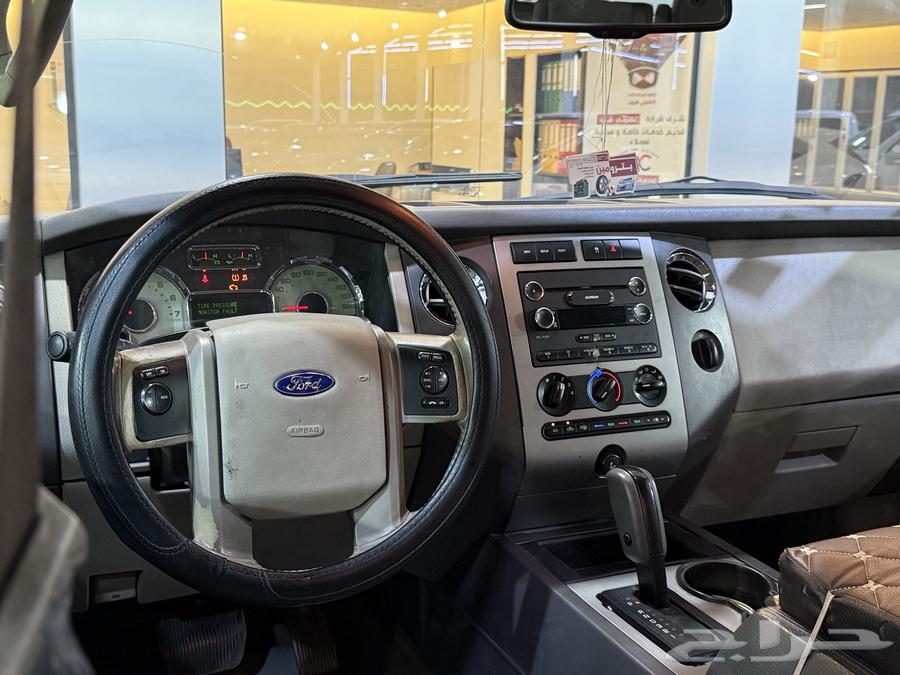 Ford - Expedition - 2011 - Short Chassis (Excellent Condition)64547387825026114