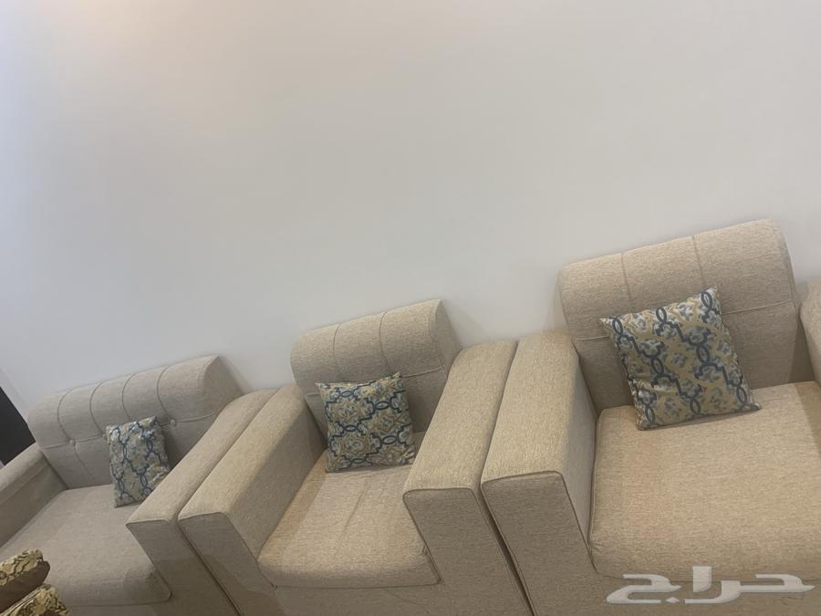 كنب 7 اشخاص   و كنب متصل احمر 3 زوايا تقريبا 6 4   ظهريات64397811148033111