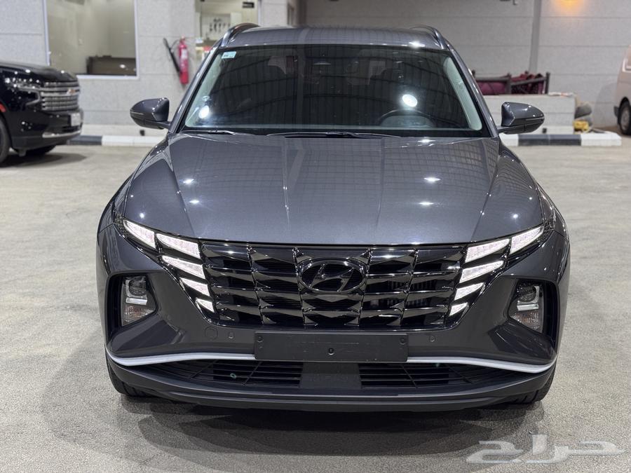 توسان بنزين 2021 فل كامل 1600 cc بدي وكاله ب 68 الف مسجل .64538105931266112