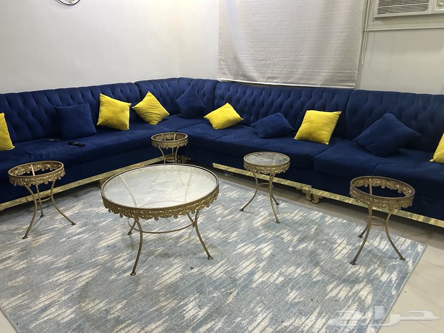 ركنة صالة معها خمس طاولات معدن السعر شامل التوصيل للمشتري64393252618625112