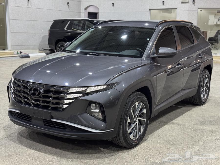 توسان بنزين 2021 فل كامل 1600 cc بدي وكاله ب 68 الف مسجل .64538105931266111