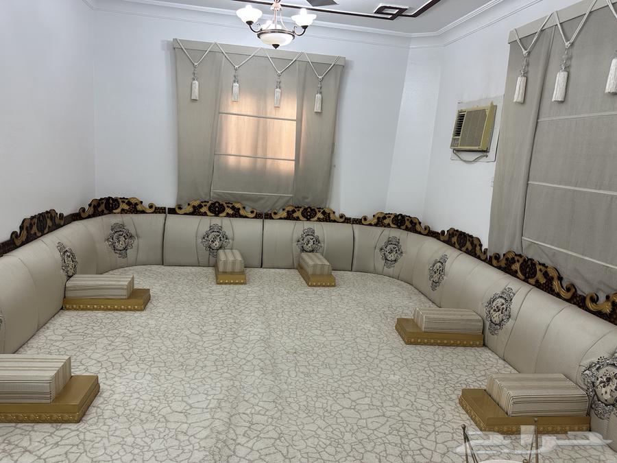 اثاث مجلس (مساند ظهر وستارتين و8 مراكي وطاولة قهوه و8 خدمه64397255997058110