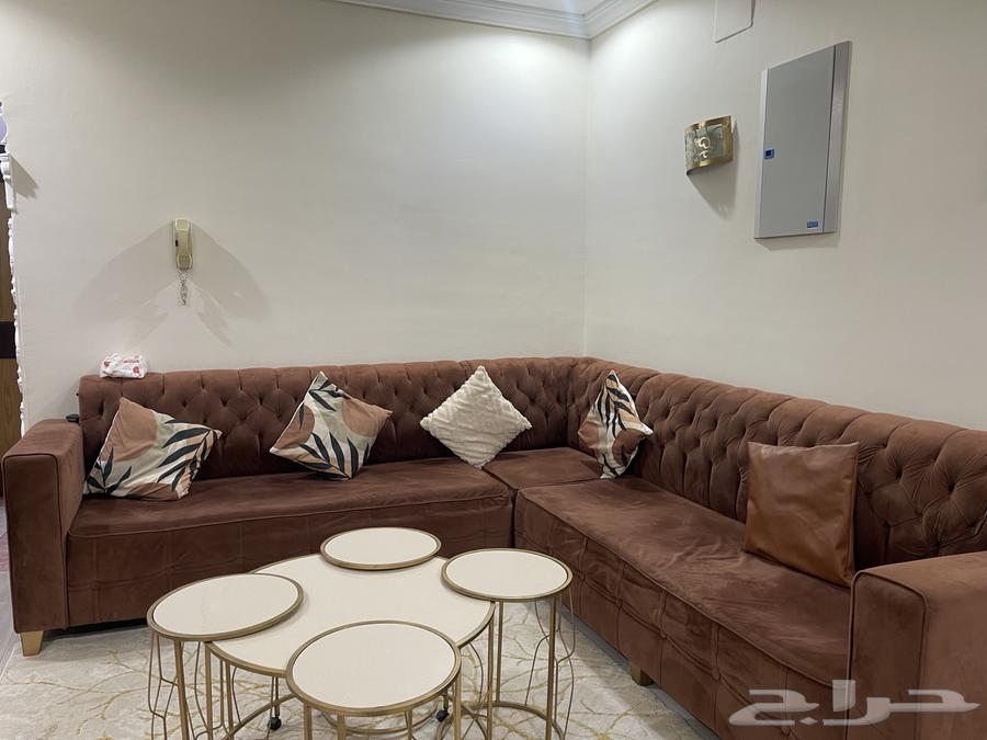 كنب L مع الطاولات والسجاد للبيع64392525563394110