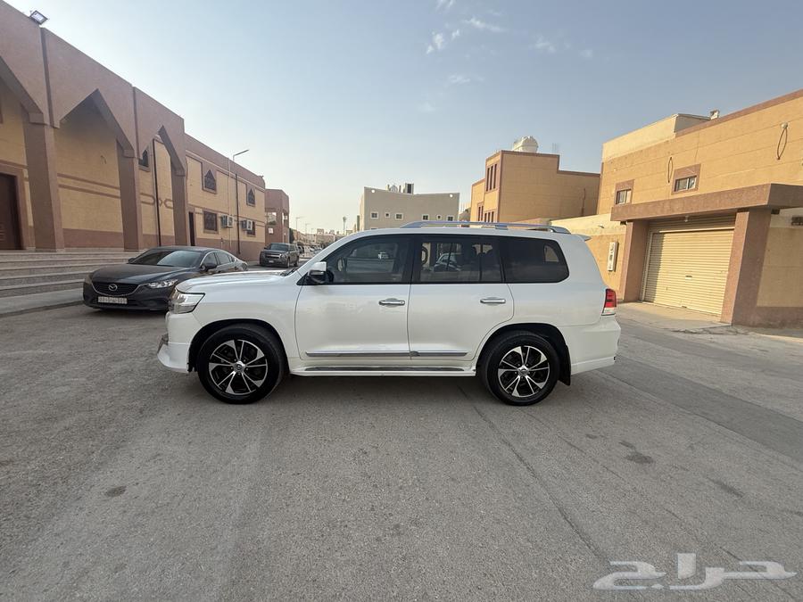 لاندكروزر GXR.3.سعودي فل كامل ( ماشي 160 الف )64544663678594112
