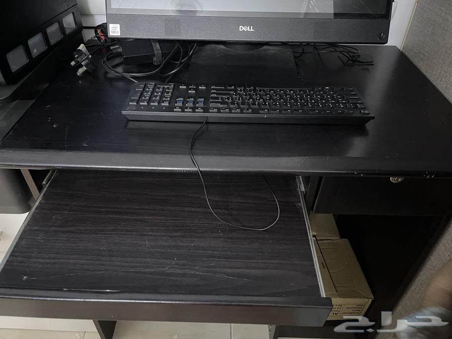 Computer with desk for sale64397284114306114