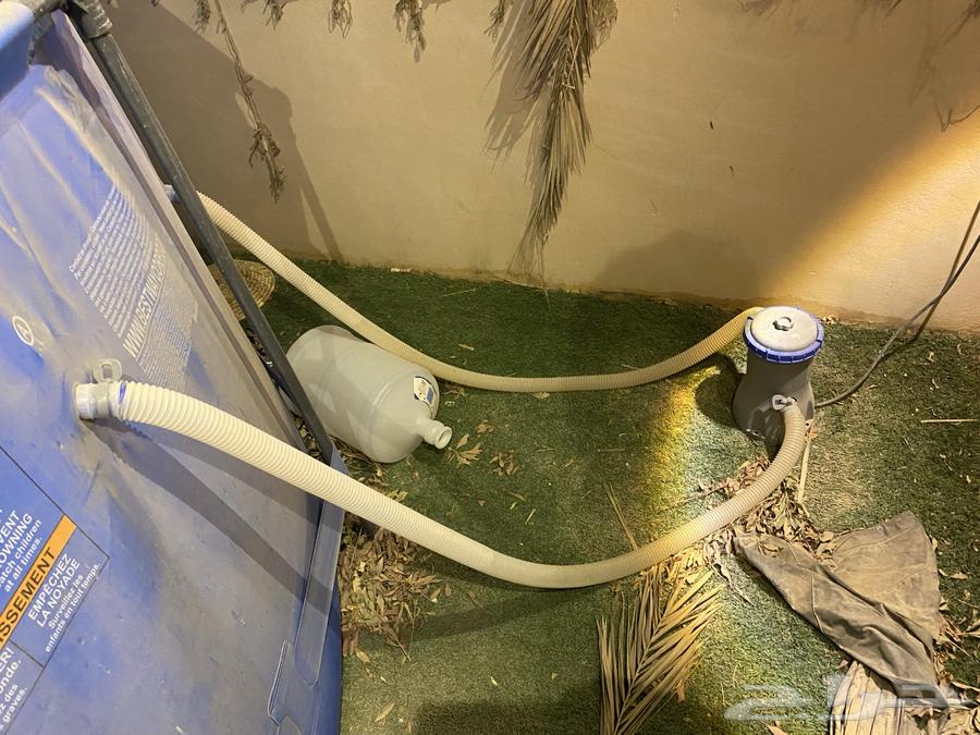 مسبح للبيع شبة جديد بكرتونه وجميع ملحقاته الرياض64398256660097112