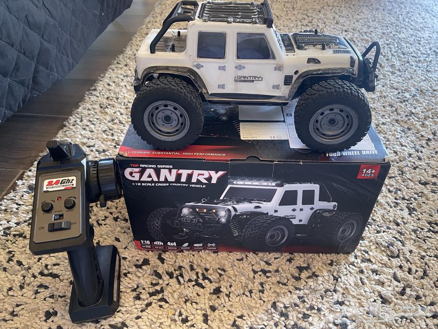 سيارة ريموت كنترول شبه الجديده64398089613698110