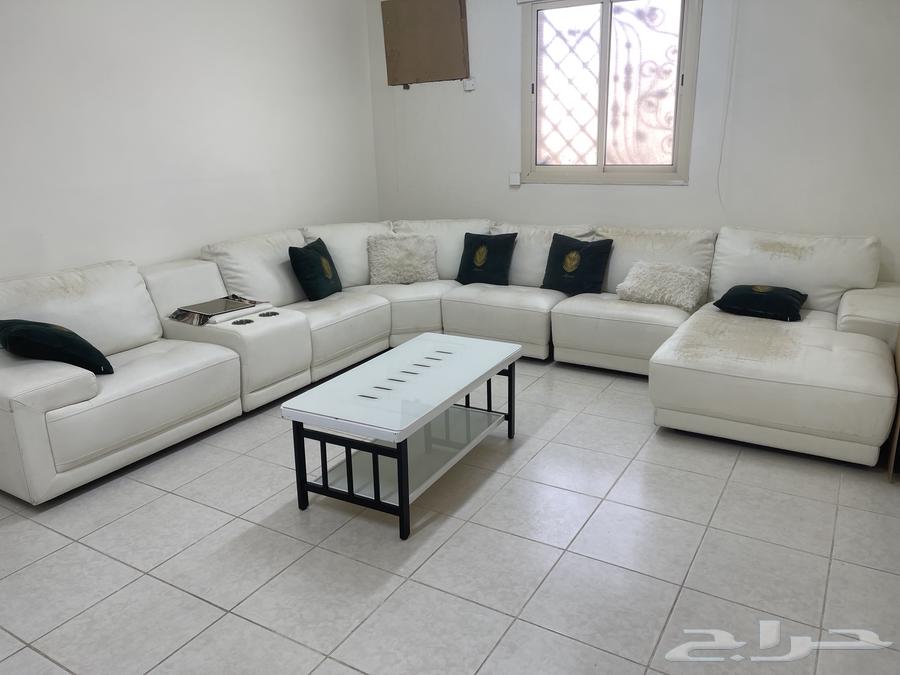 اثاث منزلي فاخر مستعمل نظيف للبيع64399995579650110