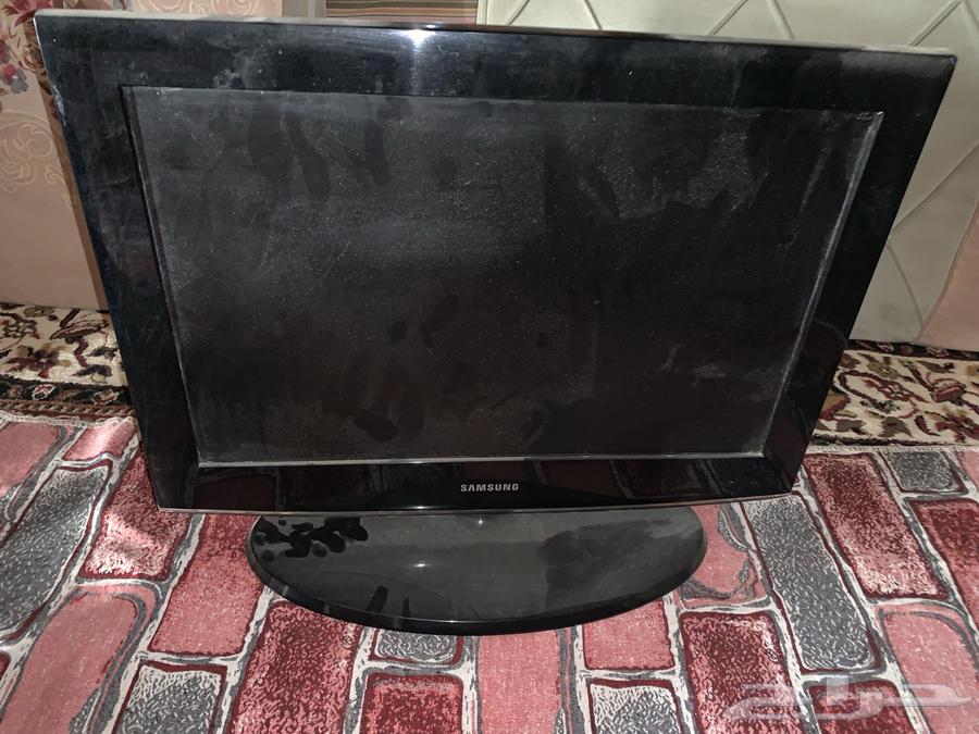 تلفزيون للبيع نظيف وممتازة سعره 300 ريال64397047510529110