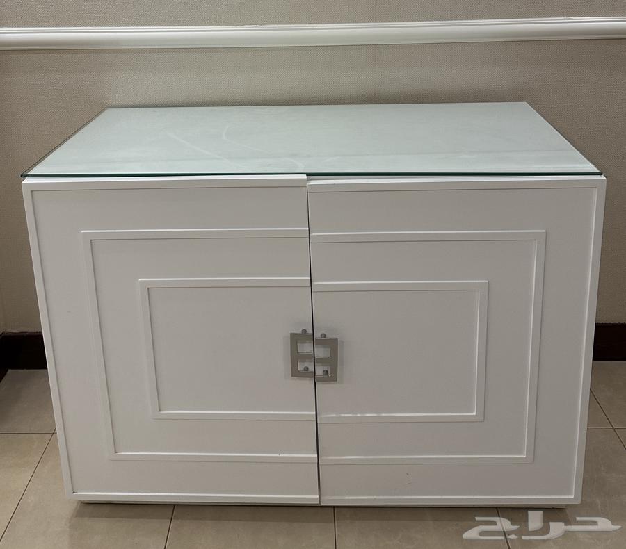 طاولة خشبية64397603449986110