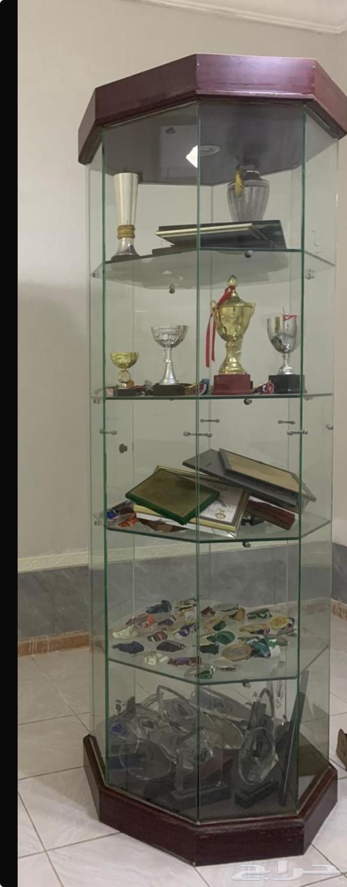 دولاب عرض زجاج نظيف جدا64376170134658113