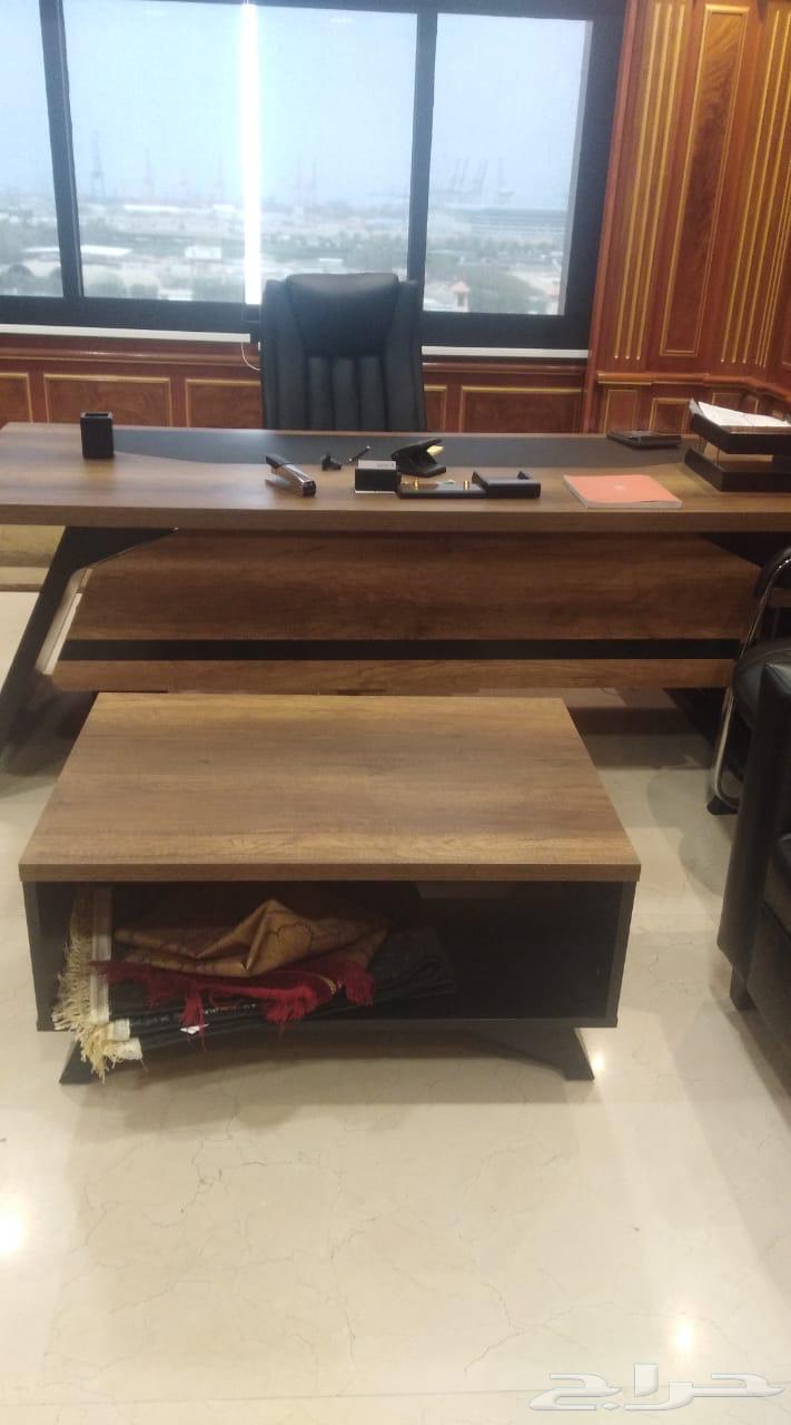 اثاث مكتبي بحاله ممتازه جدا جدا اخو الجديد64396922078849113