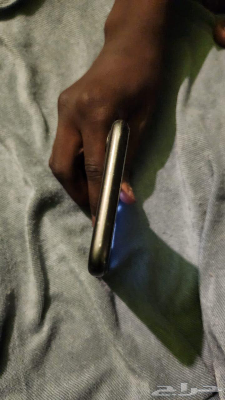 آيفون 11 للبيع 64 قيقا بطاريه 7664394992874881113