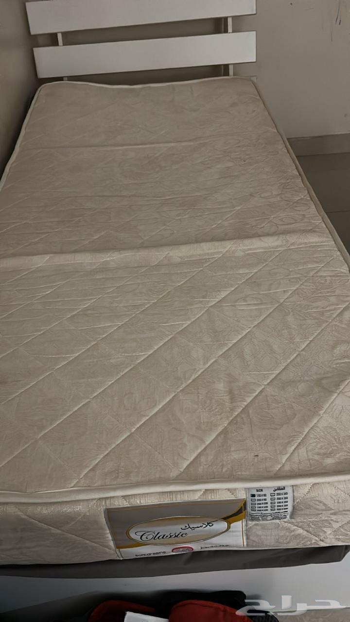 Single bed with sponge64396783096449112