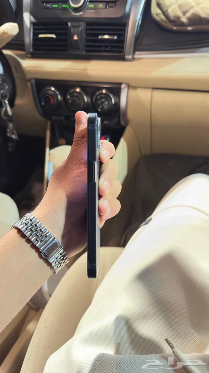 ايفون 1364392730979203112