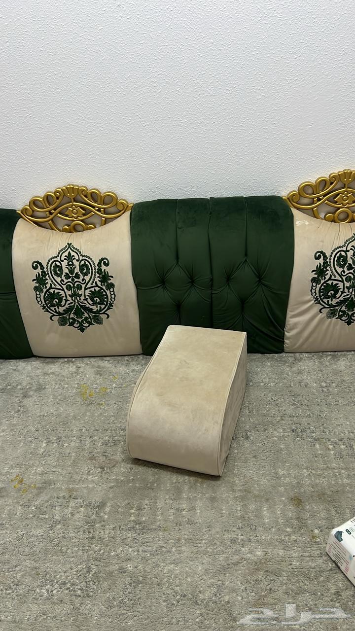 Makhad room set size 4 5 little used clean with 4 cushions with 464399091772546111