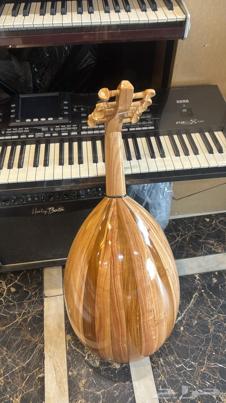 الة عود موسيقية مع شنطة وريش 400 ريال شامل التوصيل64396184976899113