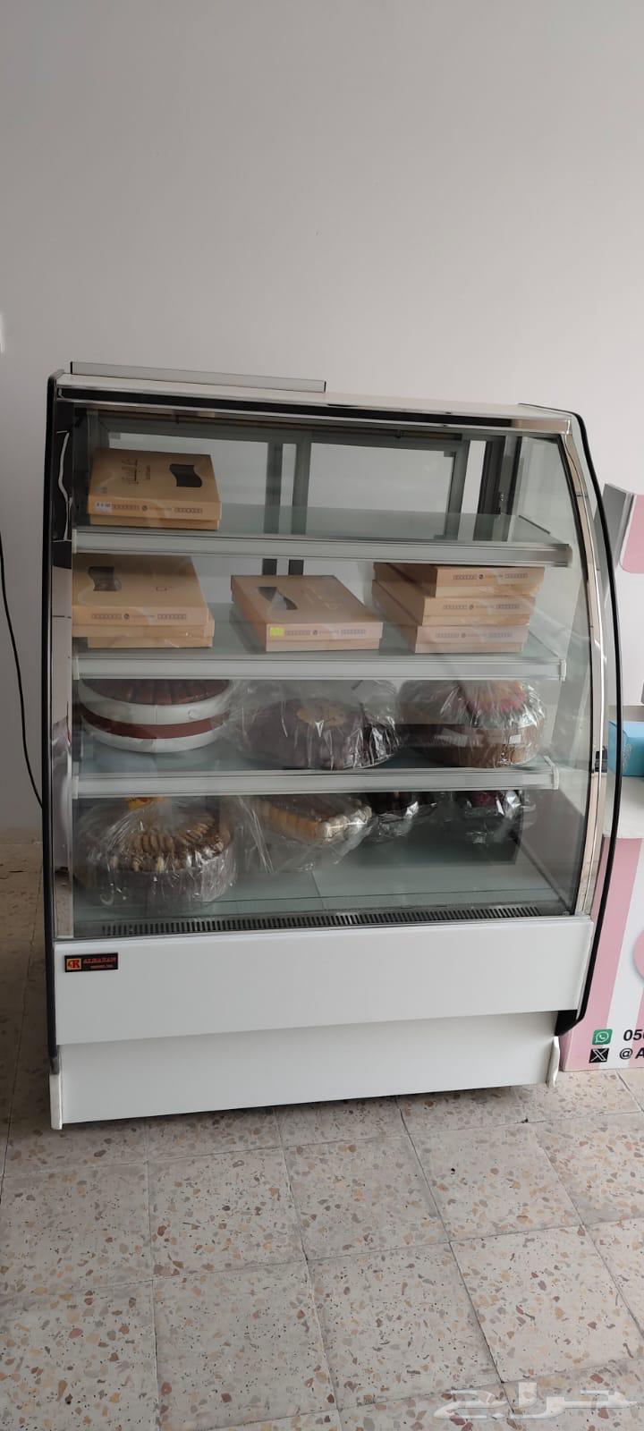 محل حلويات اغراض محل حلويات للبيع64401244449281110