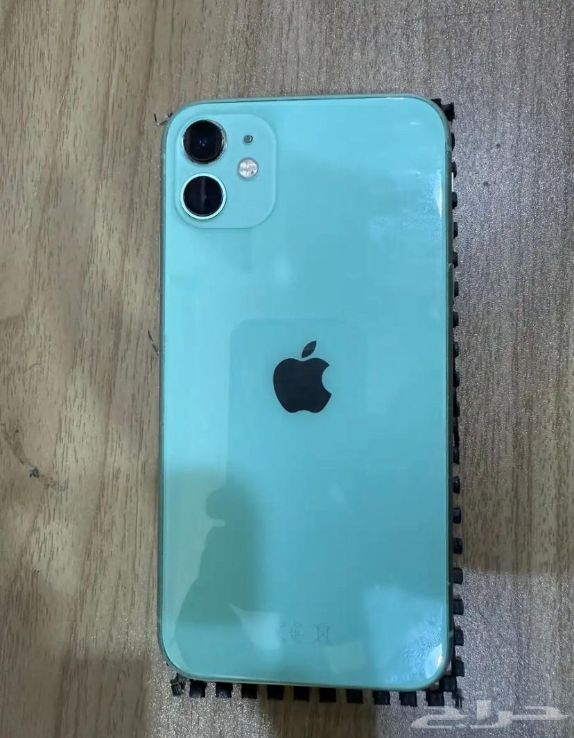 ايفون 11 عادي للي صامل بعطيه بسعر الجمله64399119837697110