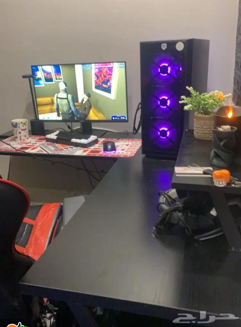 Large L-shaped table and almost new table, urgent sale64400577447681110