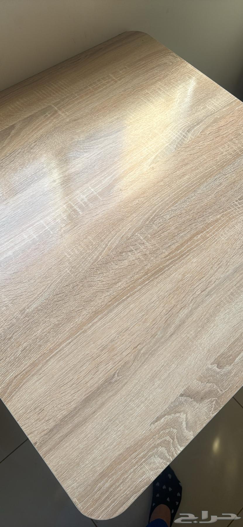طاولة خشبية للبيع بسعر 100 ريال64400327758593110