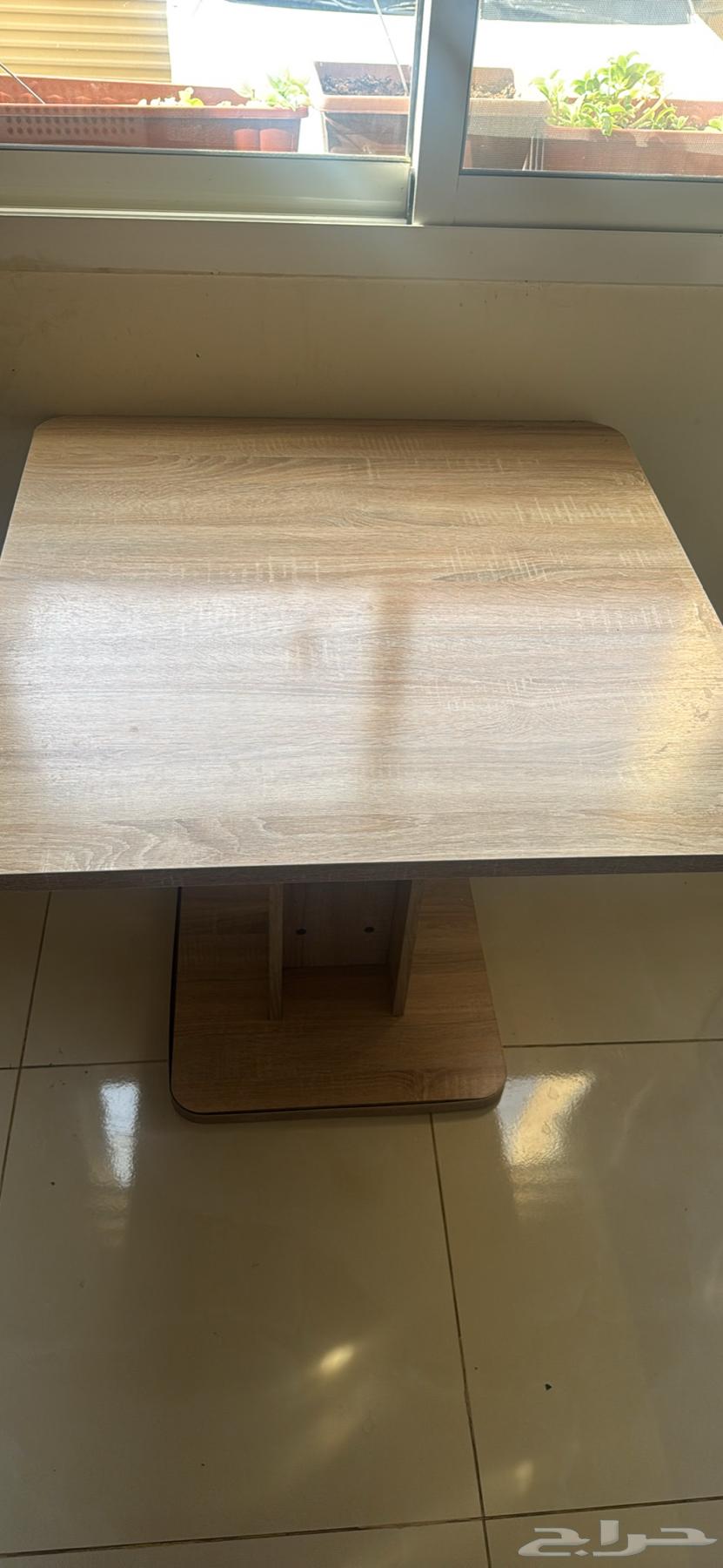 طاولة خشبية للبيع بسعر 100 ريال64400327758593112