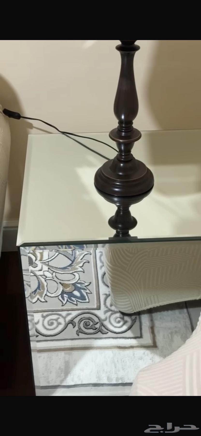 Very very clean tables64398465240449111