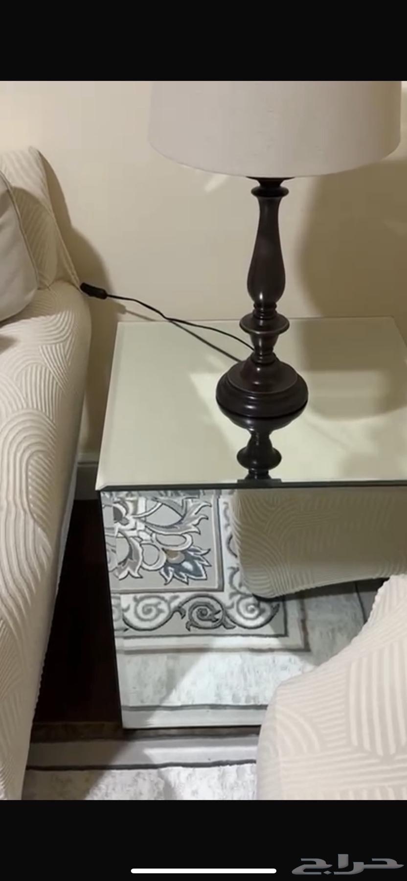 Very very clean tables64398465240449110