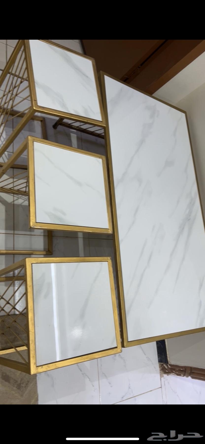 طاولة للبيع جديده64393652265346112