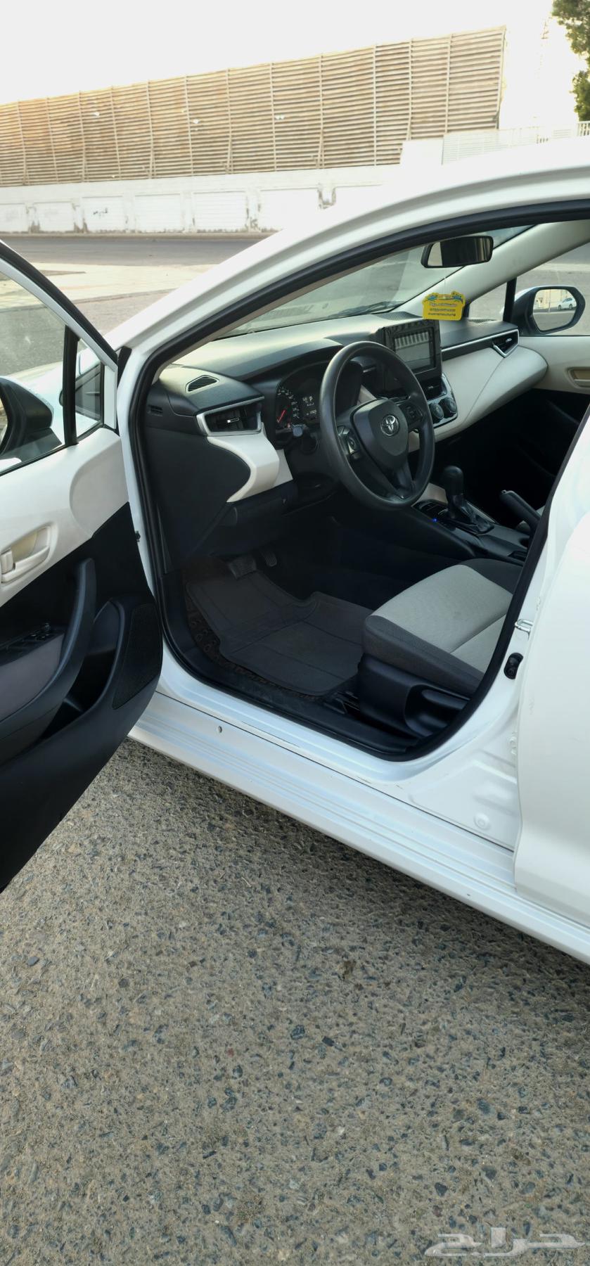 Toyota Corolla 2023 Automatic with Screen and Rear Camera64396295843713113