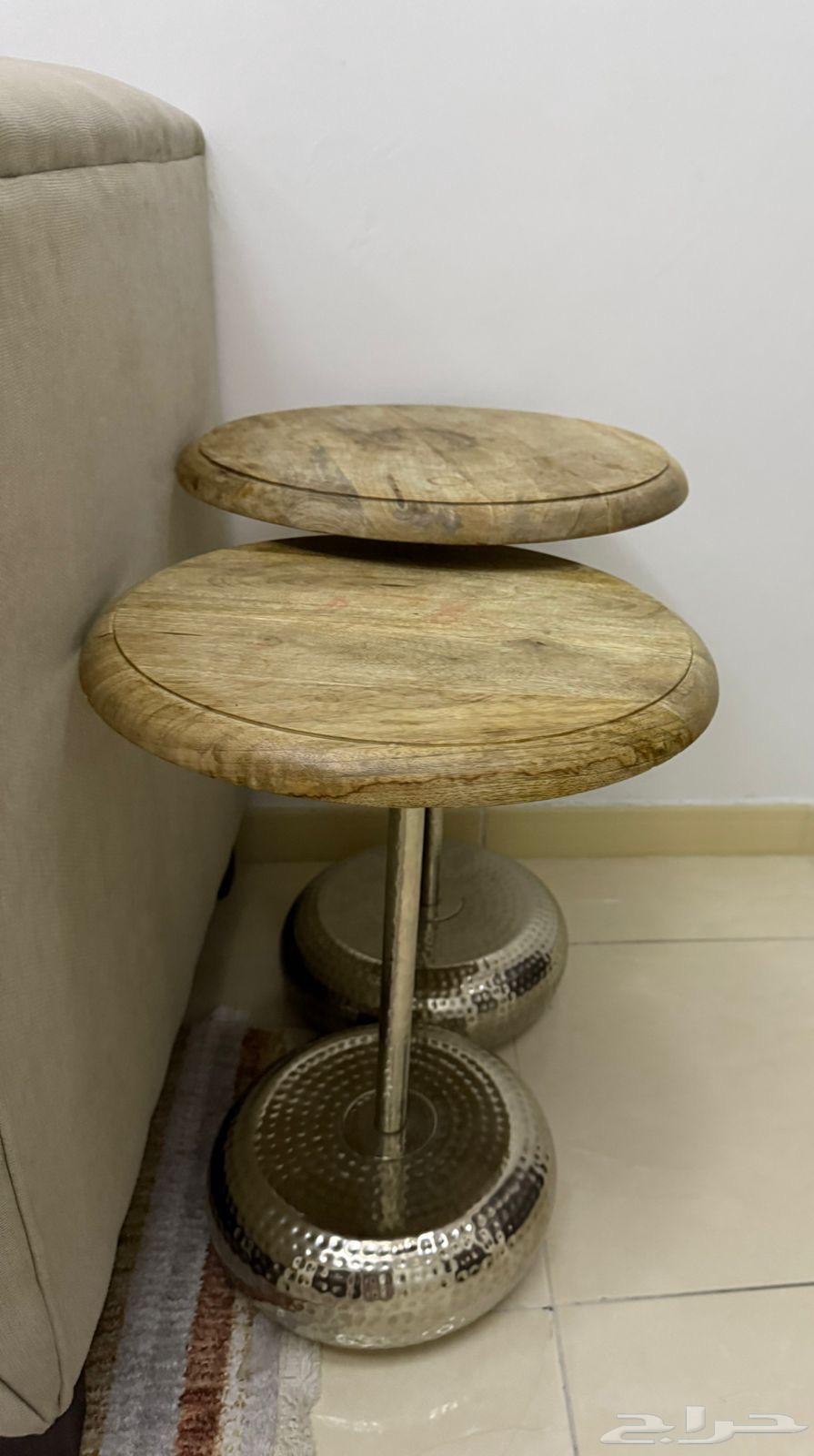 Sofas and tables64392621351297113