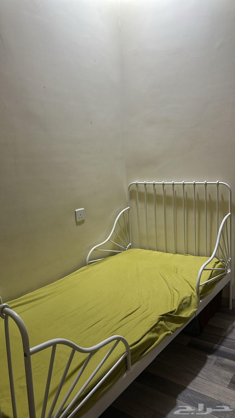 سرير للبيع64395241402498111