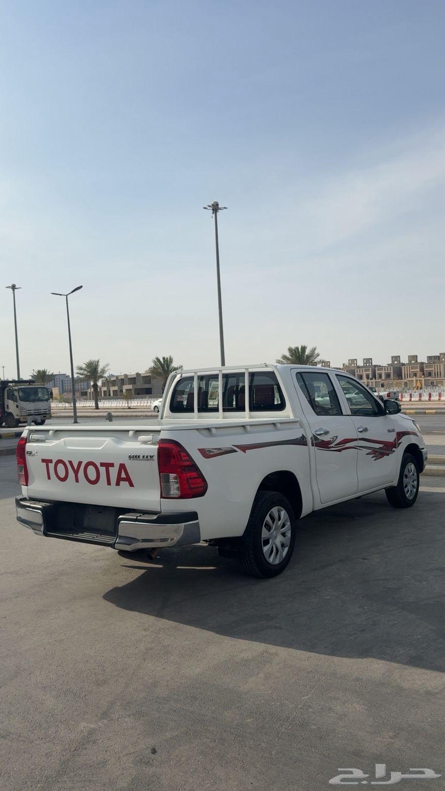 للبيع تايوتا هايلكس 2017 غمارتين - بنزين64547387791873111