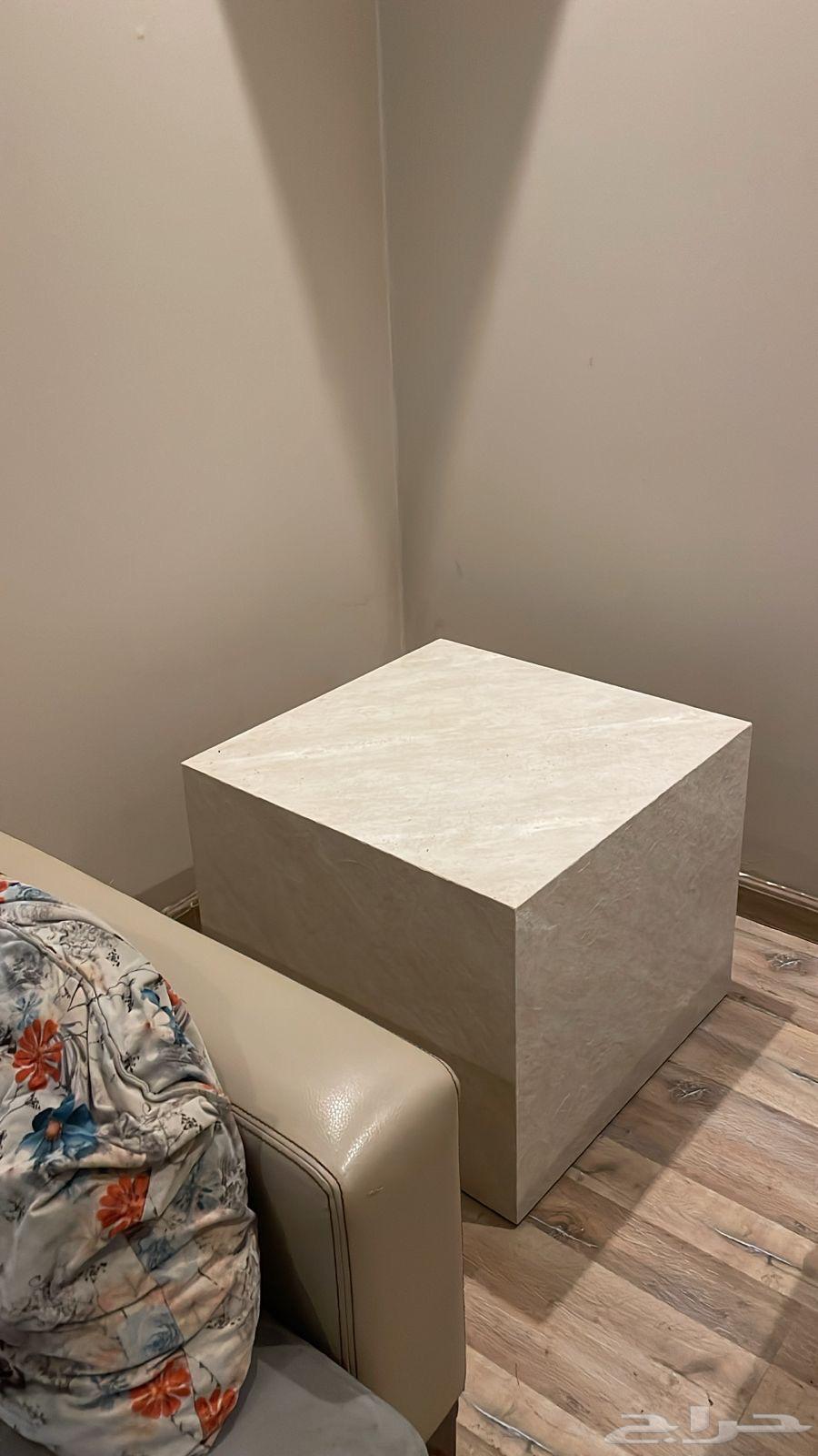 Sofas and tables for sale64392882657282114