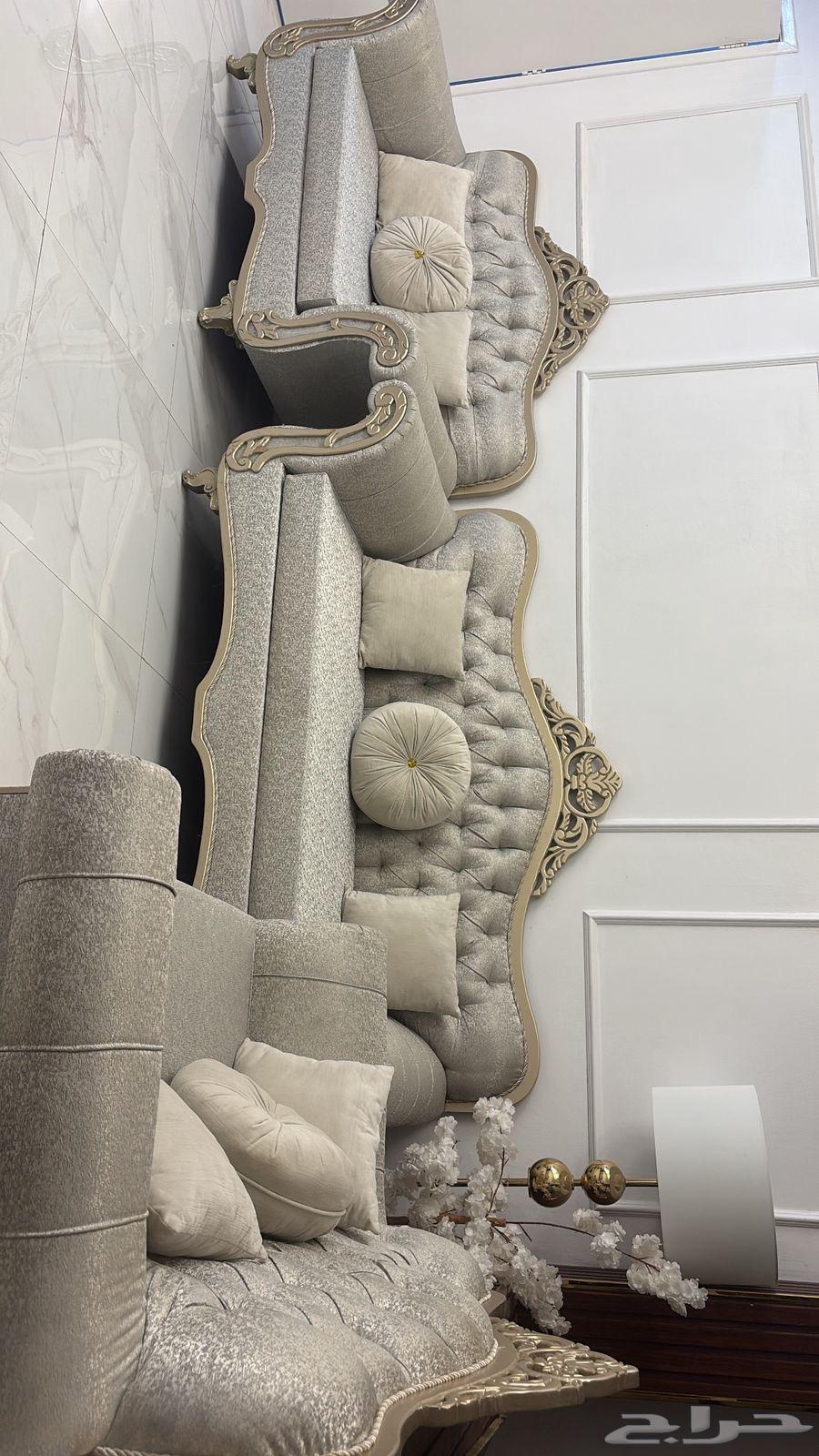 كنب يتسع ل 13 شخص البيع مستعجل والسوم واصل 100064399842491009110