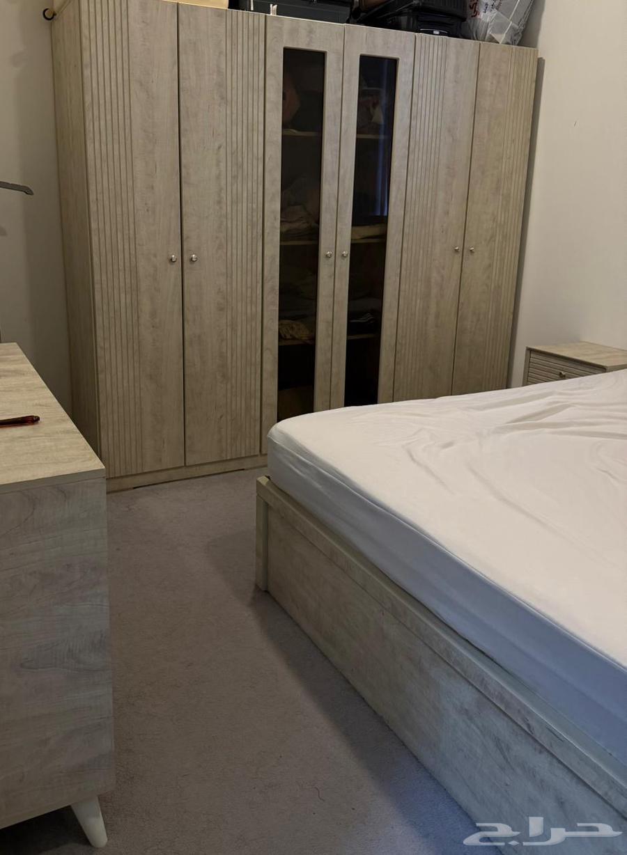 غرفة نوم شبه جديدة استخدام سنة سبب البيع حجمها أكبر64400203911299110