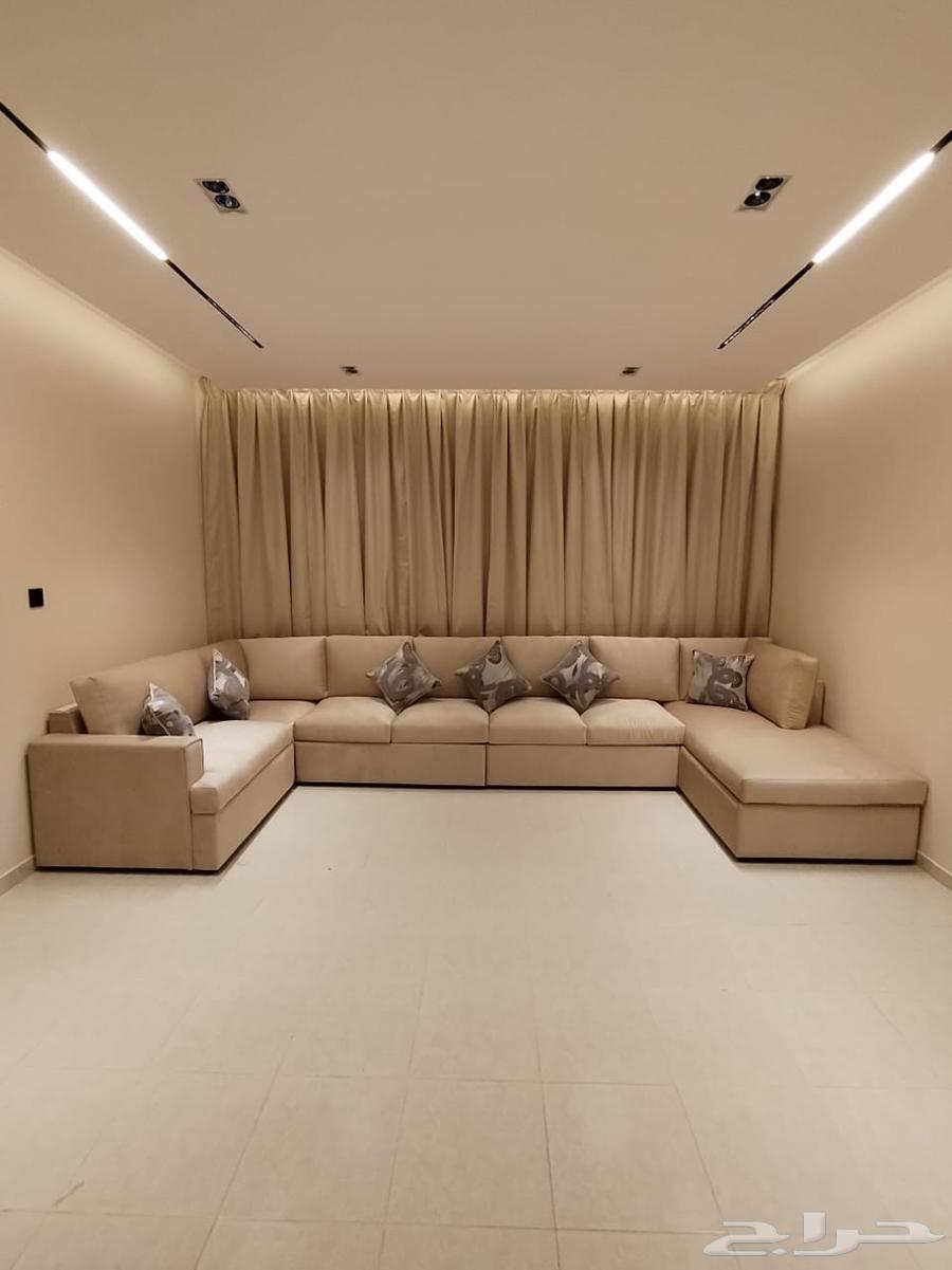 كنب شبه جديد وطاولة رخام وستارة64396686455683110