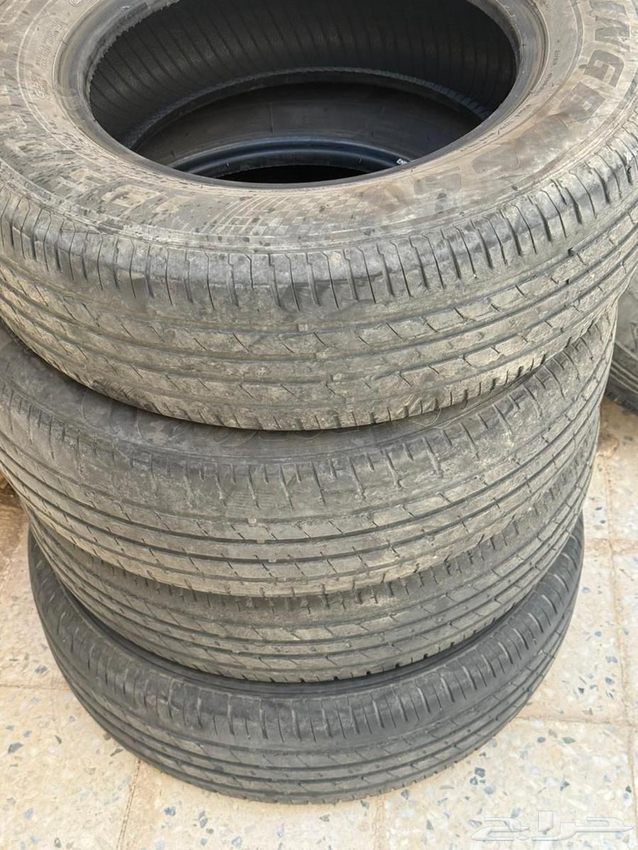 للبيع أربع كفرات طقم مستعملة جنط 14 فكيتها من سيارتي يارس64546011593091111