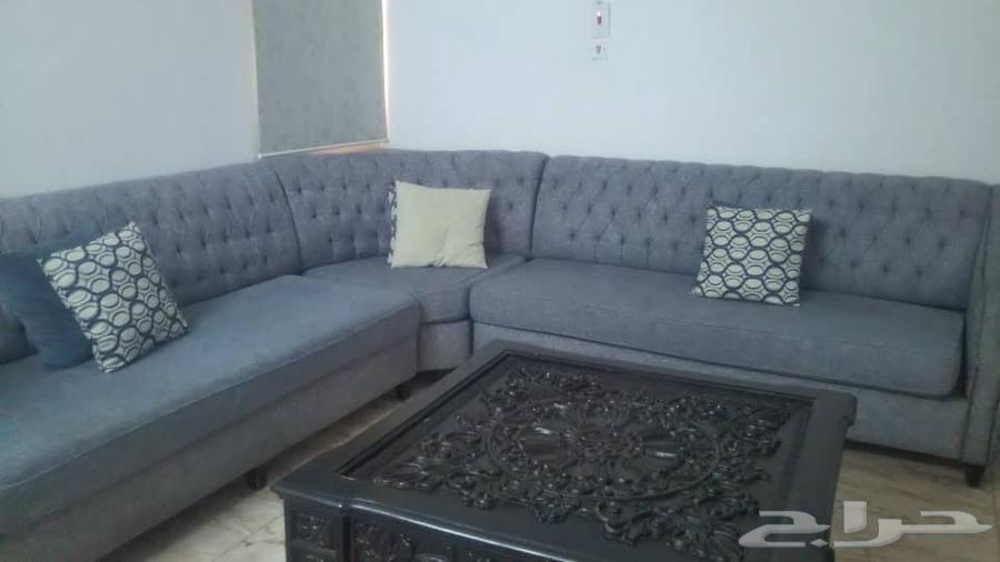 Sofa and table64397963345281110