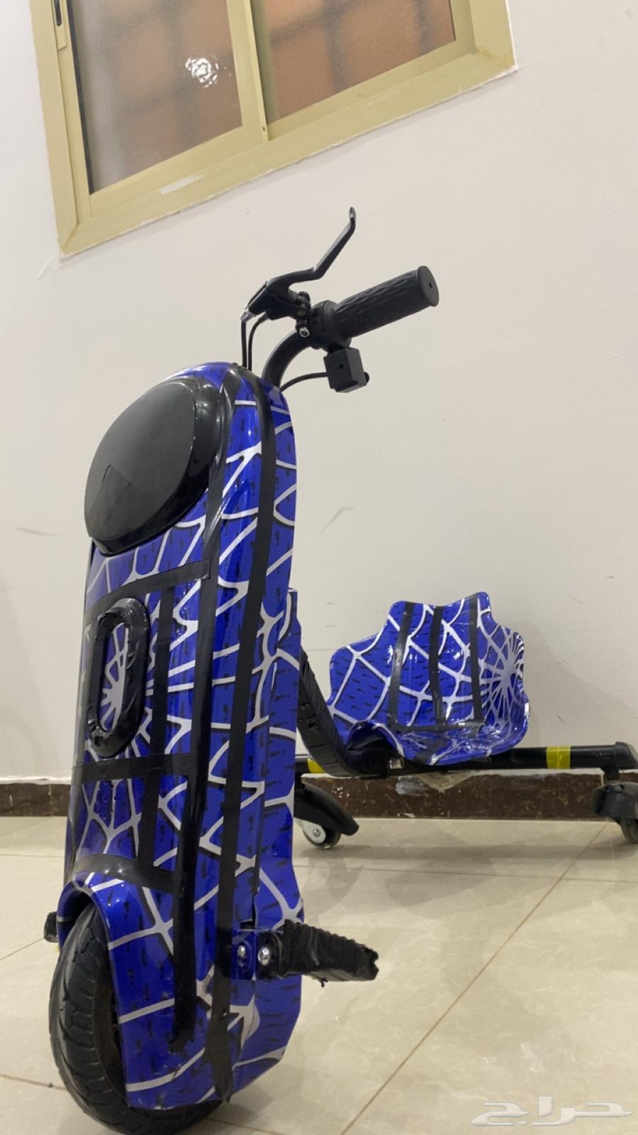 36-volt drift scooter on the screen broke and I strongly glued it64402394936706111