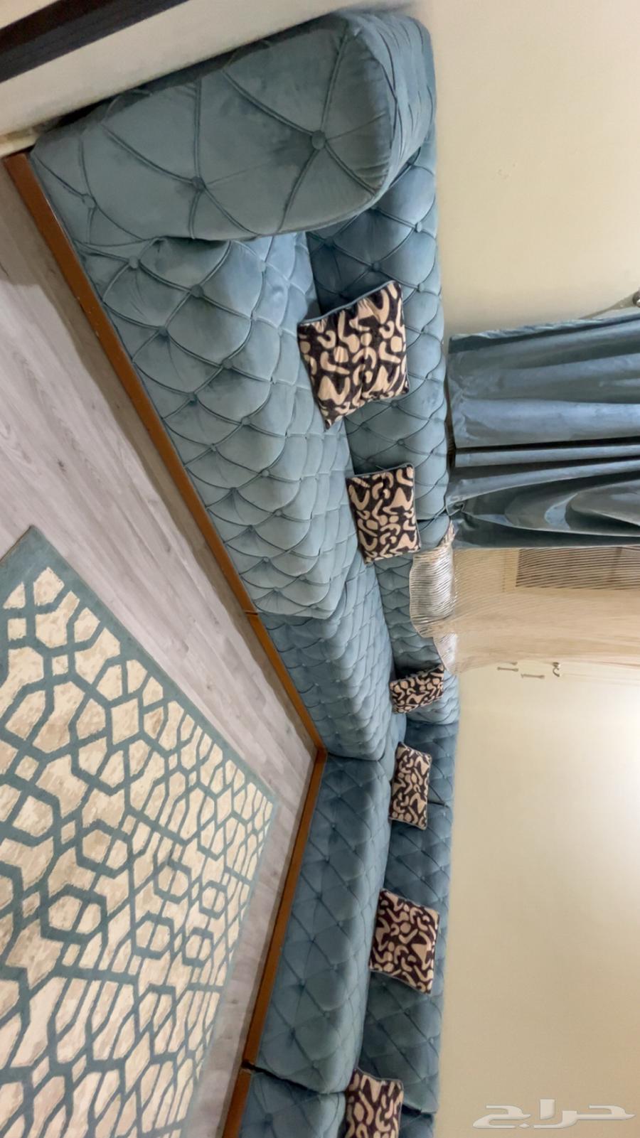 كنب للبيع حالته ممتازه64402803798017111