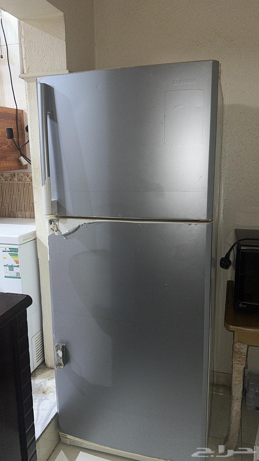 ثلاجه كبيره64402650303361113