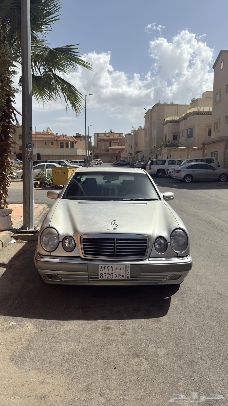 Mercedes with lights64557099486594112