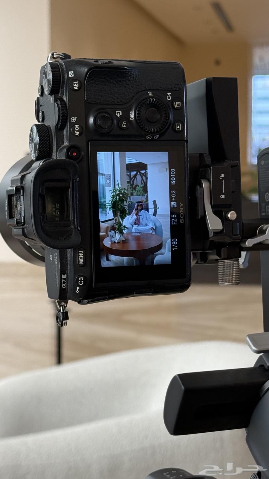 Photographing all events, parties, and products64402008554371112