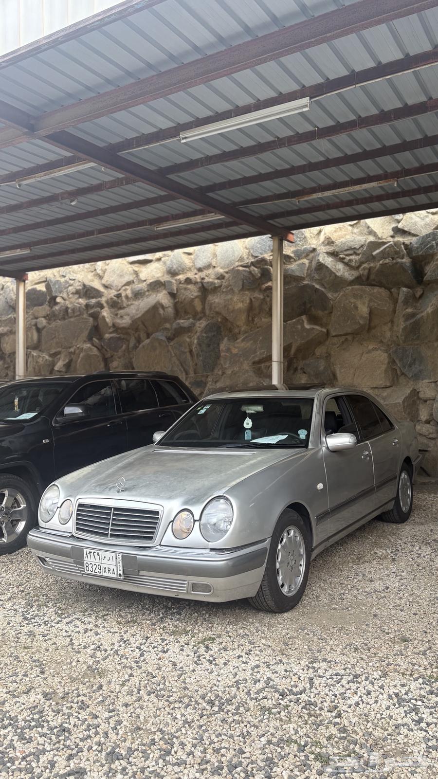 Mercedes with lights64557099486594113