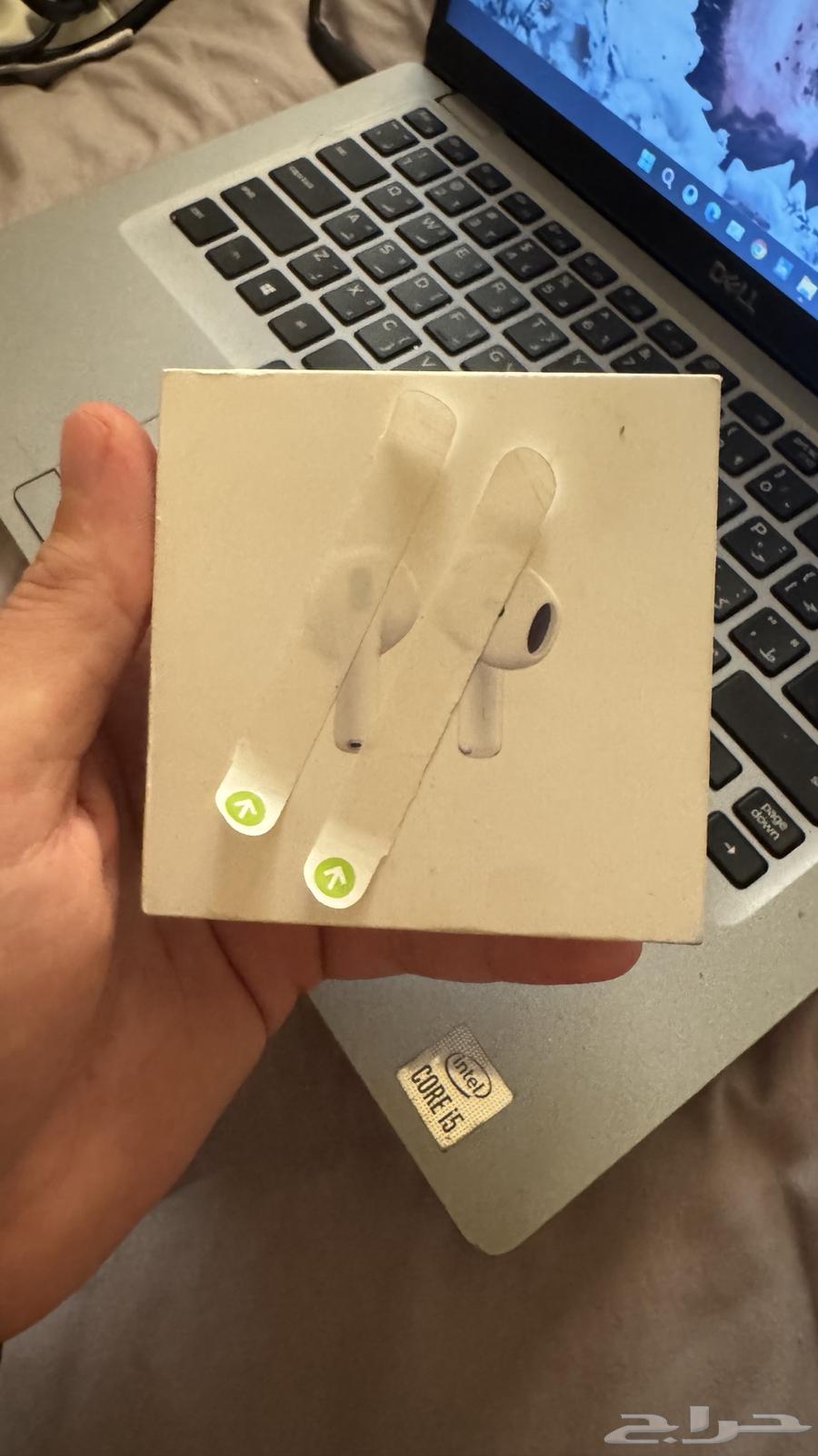 Fourth-generation headphones, I received as a gift but haven't opened64401606018561110