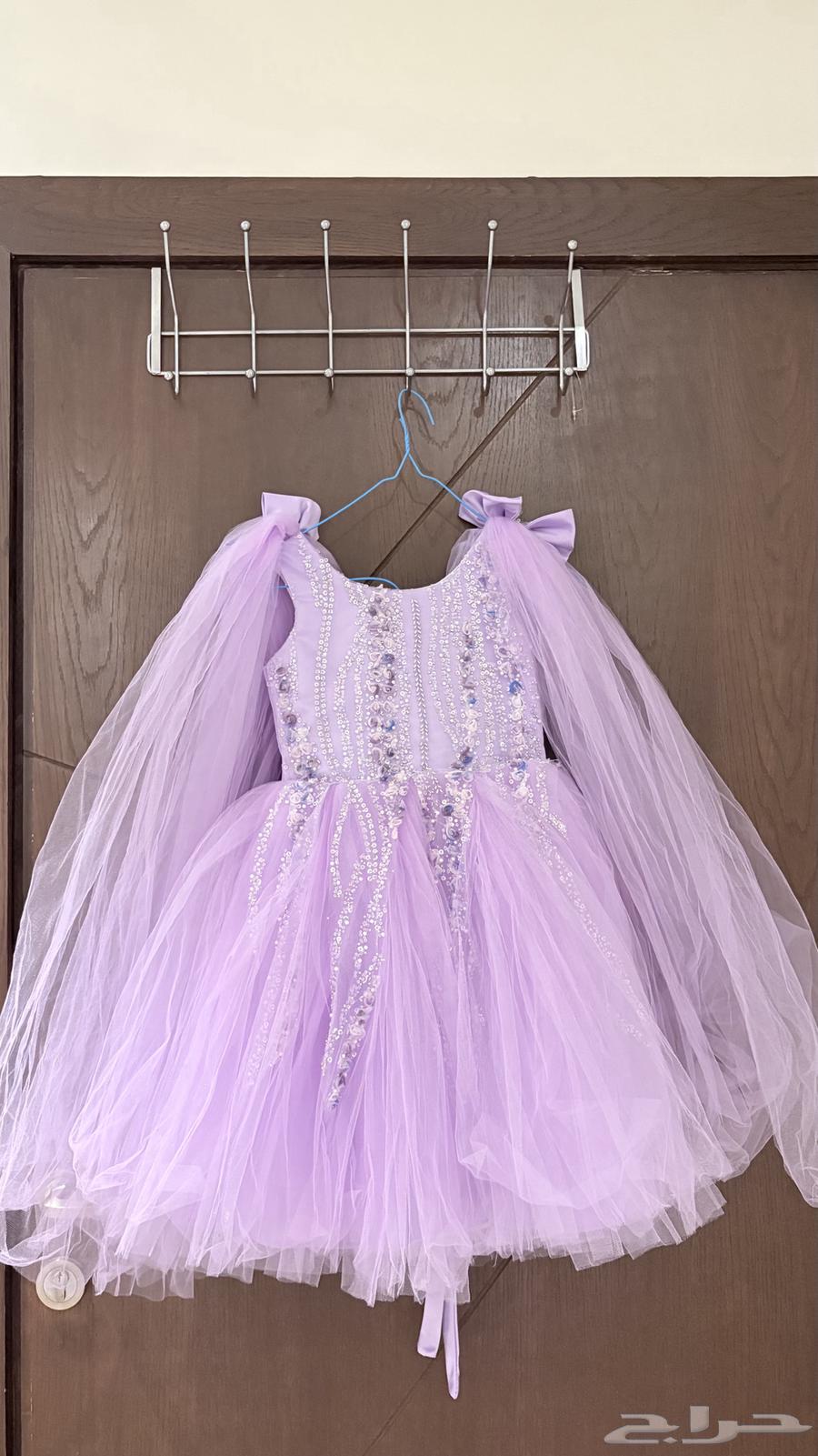 فساتين للبيع الكبير مقاس 6 xs والصغير يلبس من 6 الى 7 سنوات64402789939458110