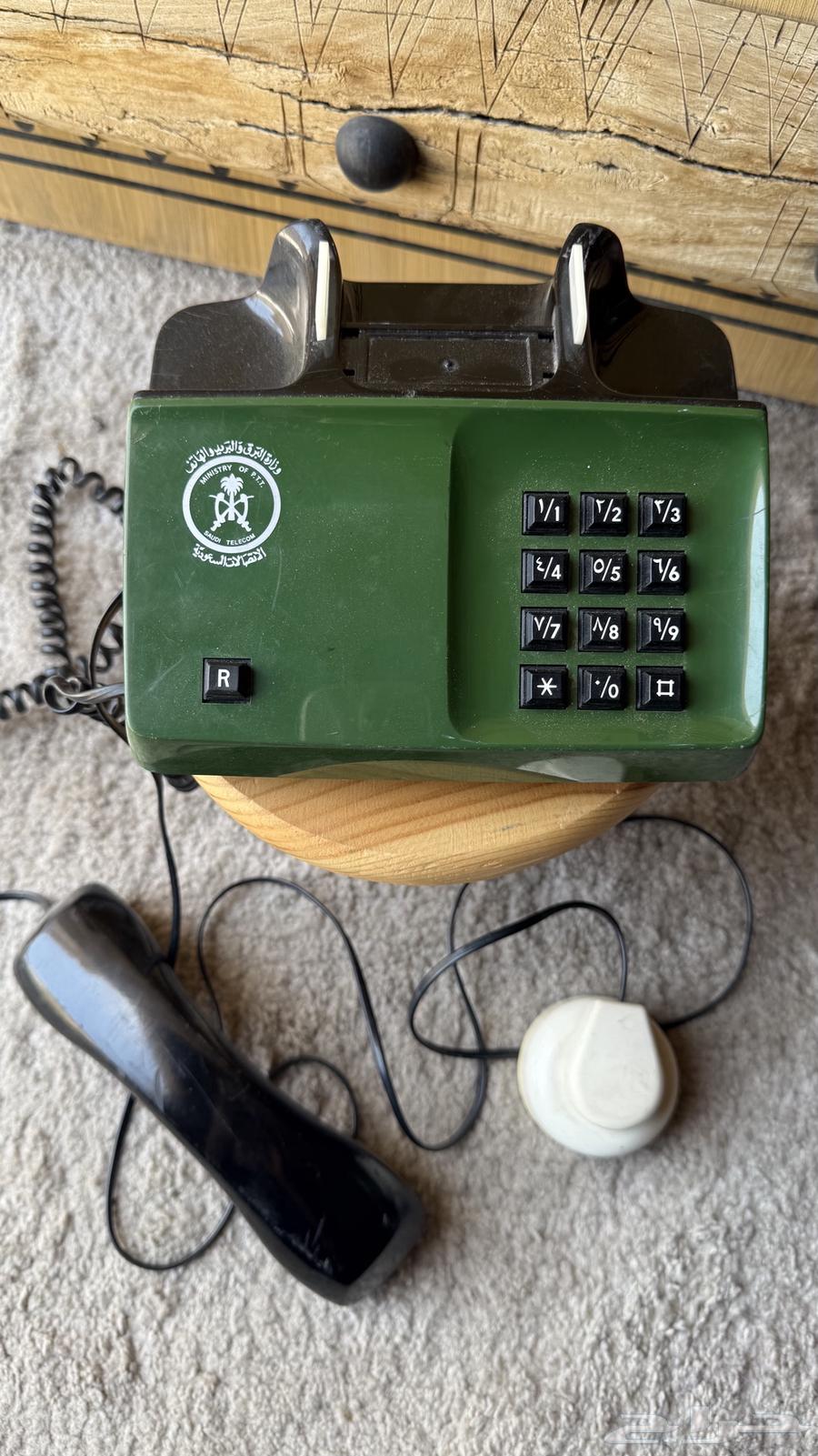 An old telephone bearing the Ministry of Telegraph, Post and Telephone logo63619569223297113